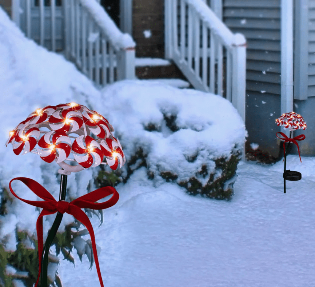8 Solar Christmas Outdoor Lights That Run All Night and Never Require an Outdoor&nbsp;Outlet